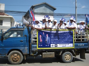 Défilé de partisans du CNRP dans les rues de Phnom Penh pour les élections du 28 juillet