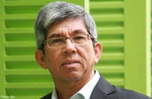 Yaacob Ibrahim, ministre chargé des Affaires Musulmanes à Singapour (f)