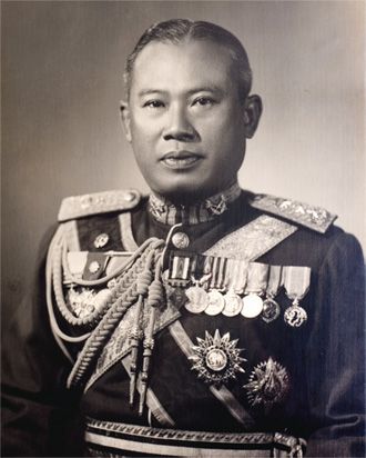 Thanom Kittikachorn, Premier Ministre thaïlandais entre 1957 et 1973 (b)